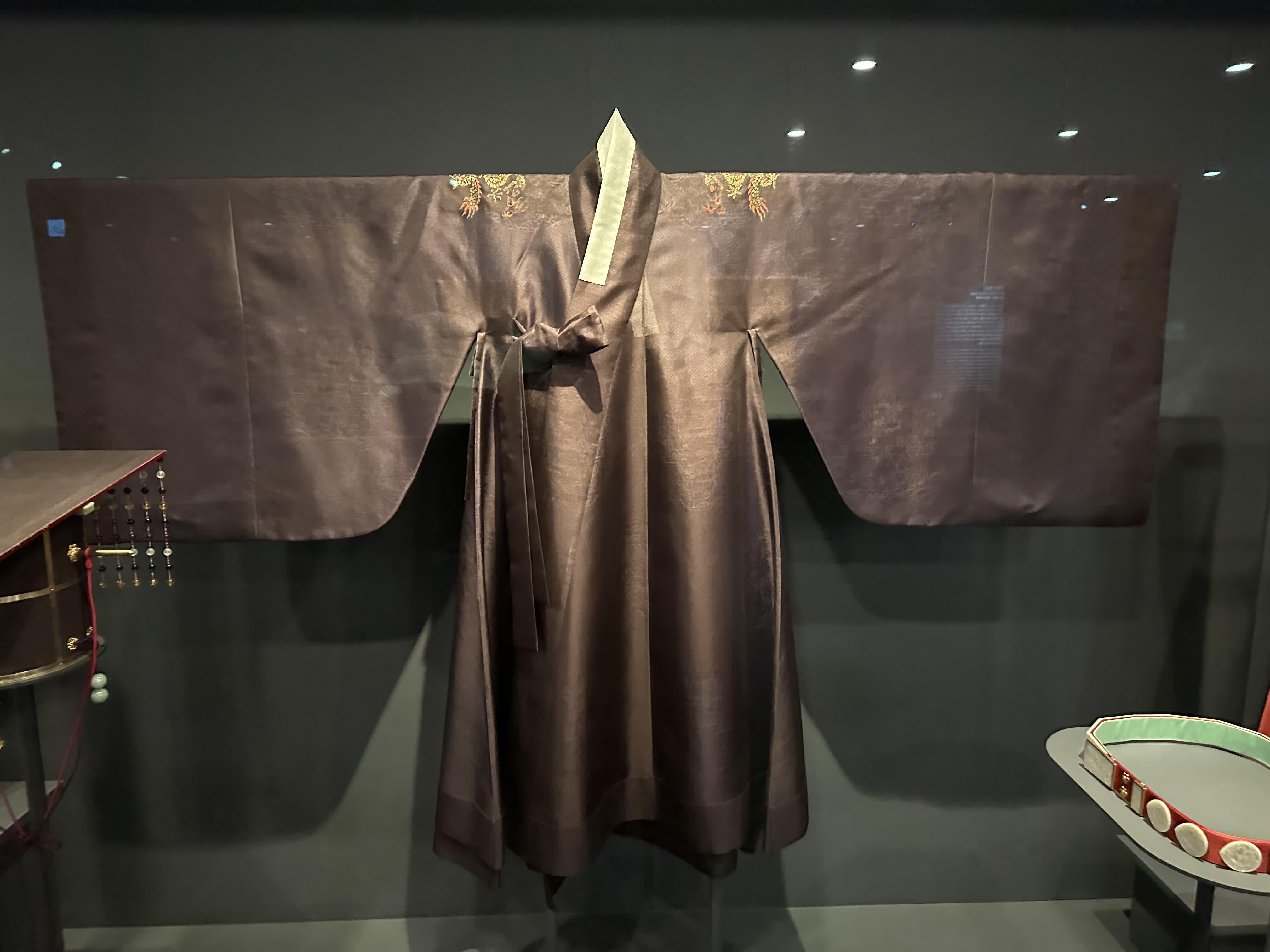 Kraliyet Kıyafetleri