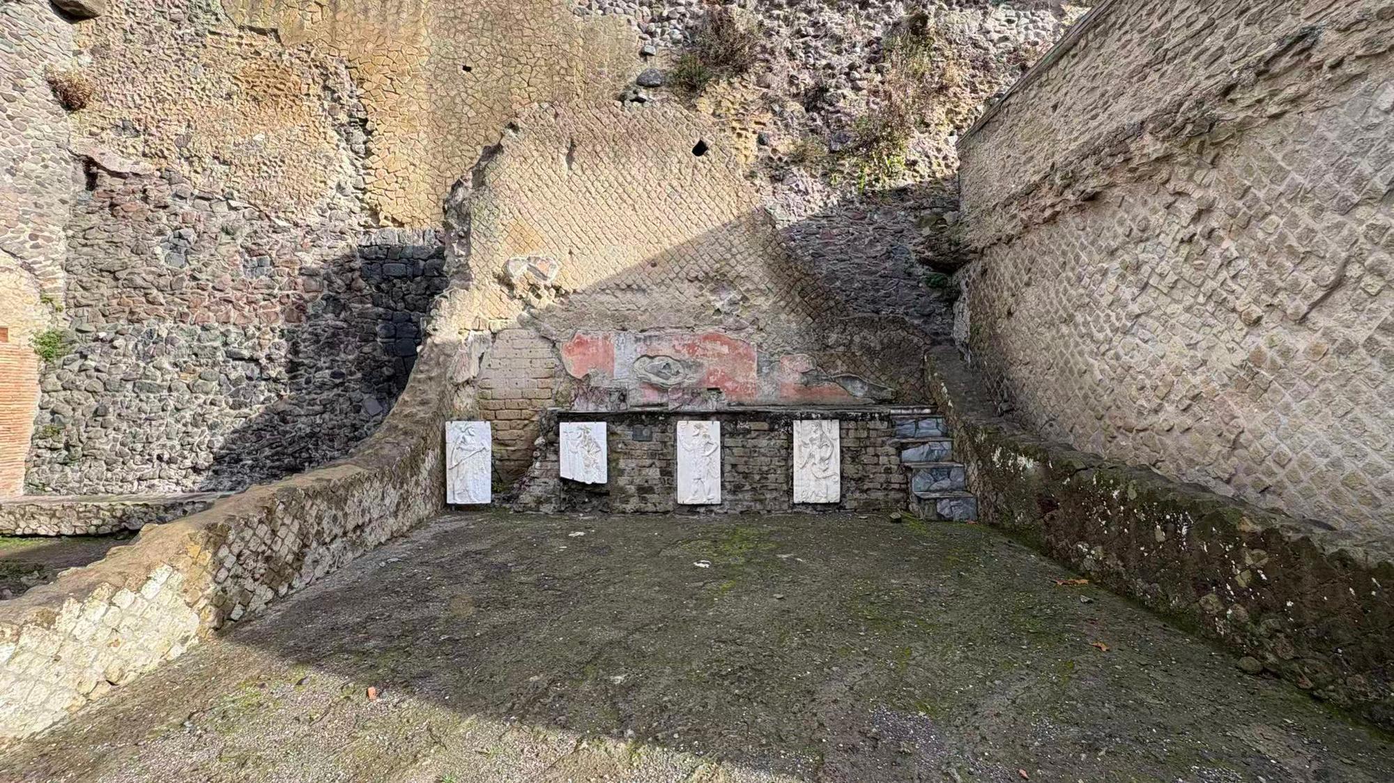 Sacello dos Quatro Deuses