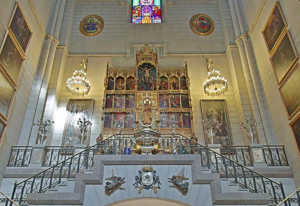 Almudena Bakiresi Sunağı