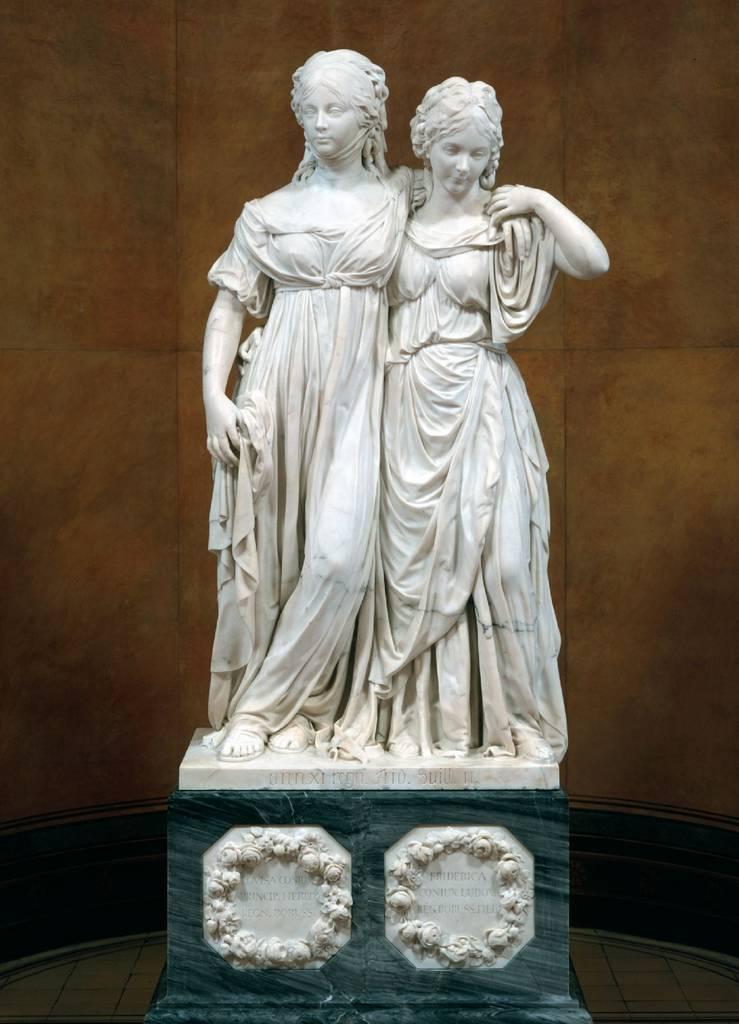 Double Statue of Princesses Louise and Frederica of Prussia