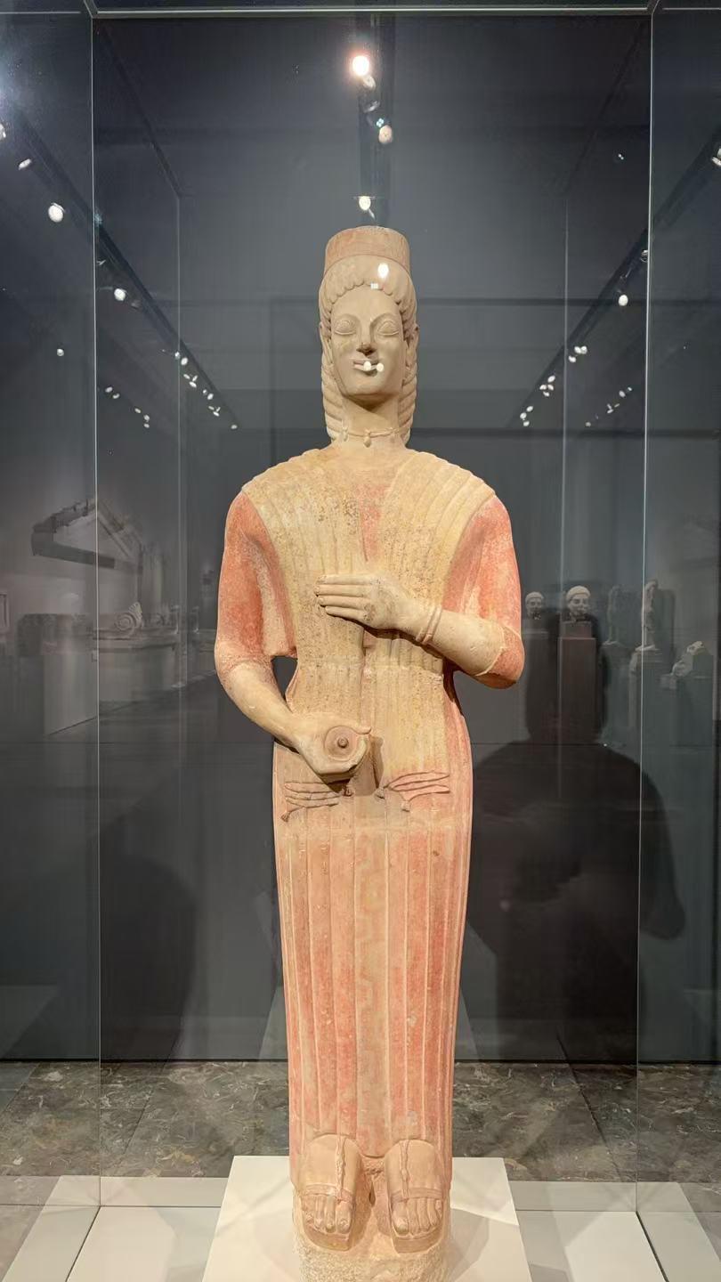 Grab Statue of a Woman ('The Berlin Goddess')