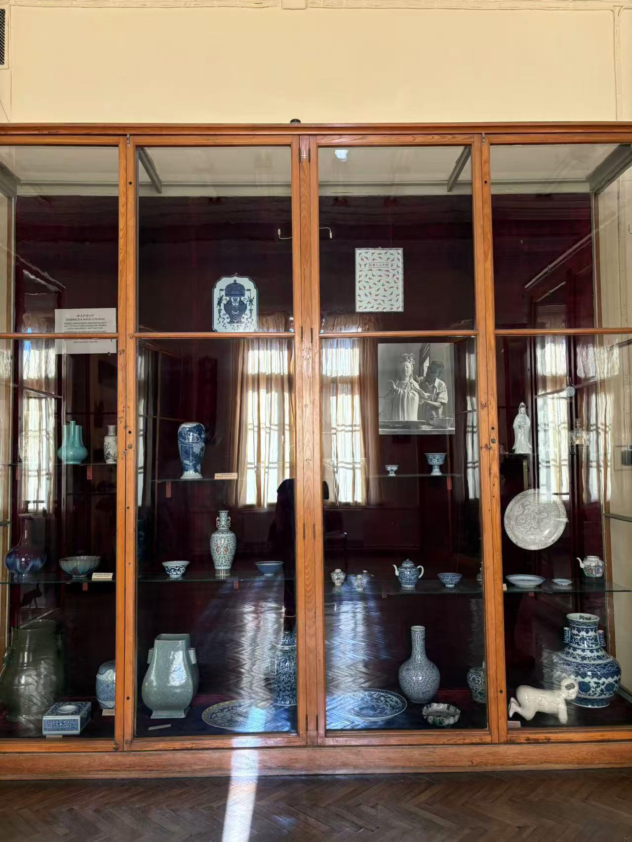 Porcelain Vases from the Ming and Qing Dynasties