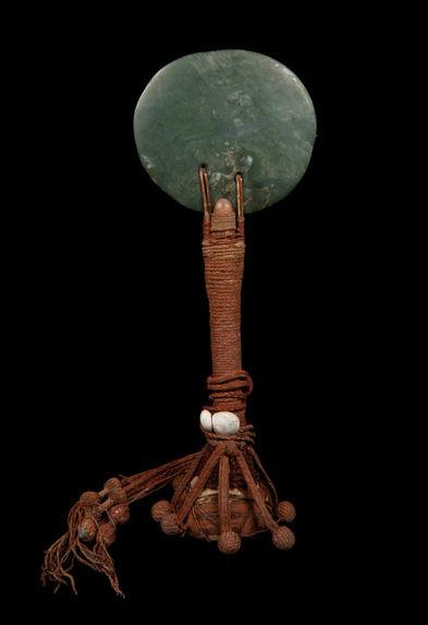 Axe-shaped Ostensorium