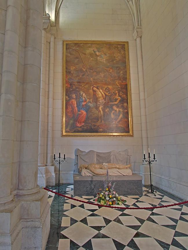 Giysi Soyulmuş İsa & Yatan İsa