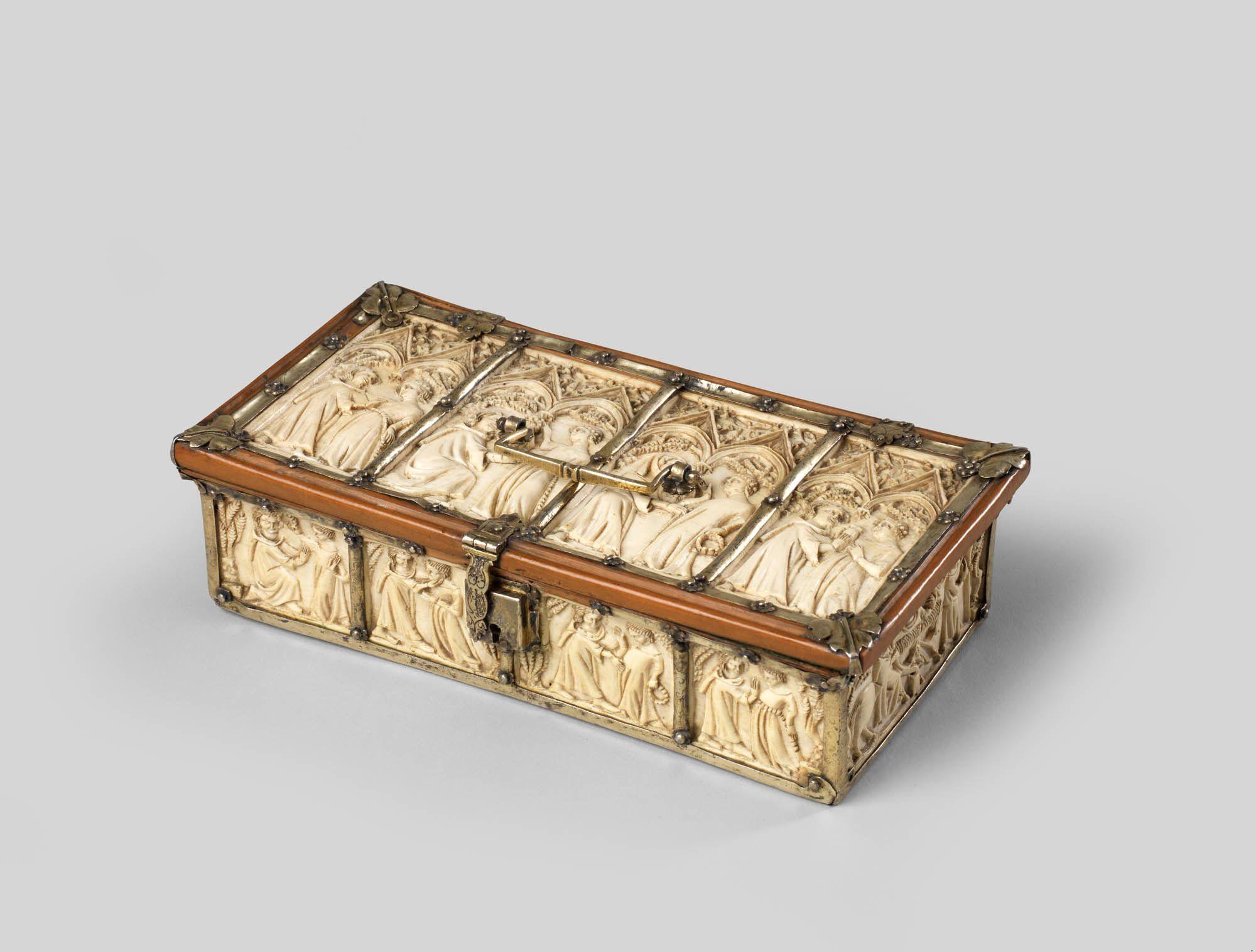 Romantik Sahnelerle Süslü Kutu