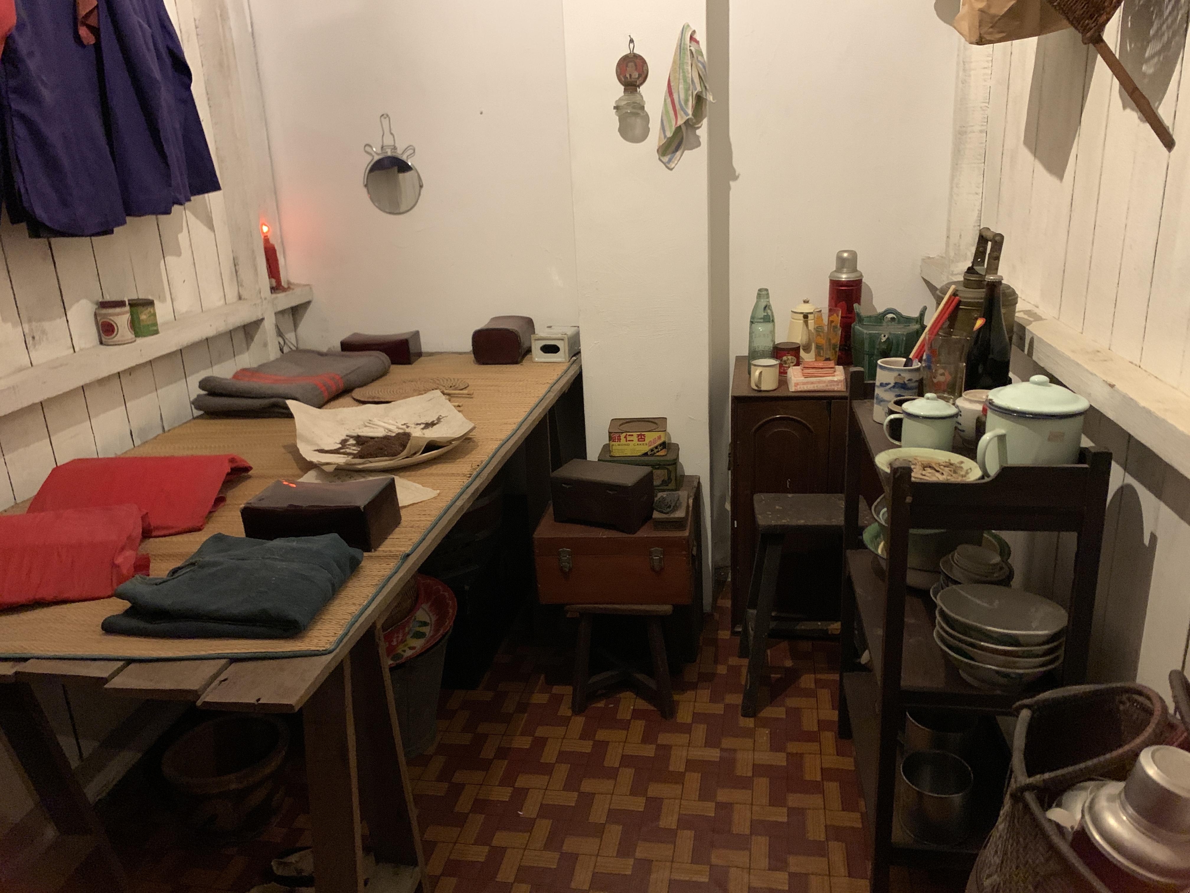 Samsui Woman (Red Headscarf)